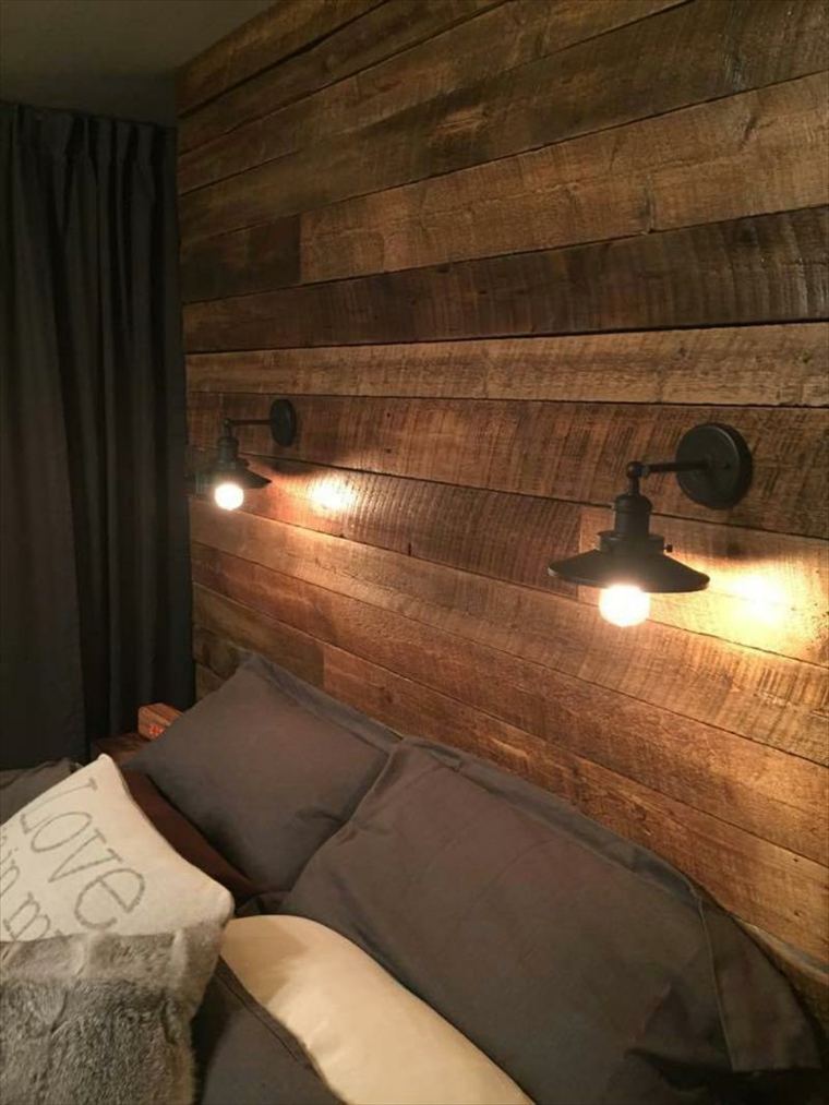 testiera in legno idea illuminazione camera da letto cuscini letto