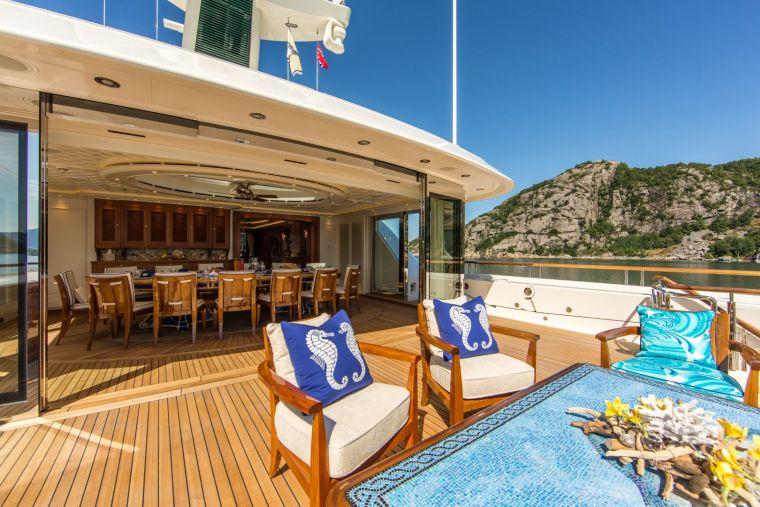 luxus yacht terasz képek